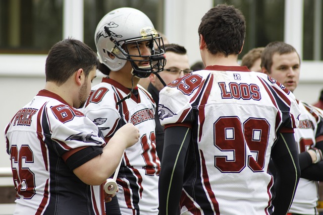 与莱万相比 与莱万相比